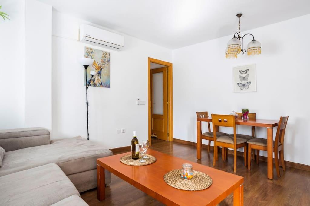Ayala Beach Apartment Málaga Buitenkant foto